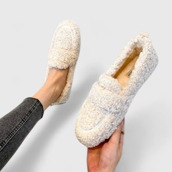 Mercellini | Stylish and cosy slippers